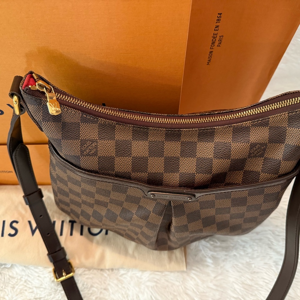 🎉HP🎉Authentic Louis Vuitton Bloomsbury Crossbody Handbag - Complete Set! - Picture 4 of 15